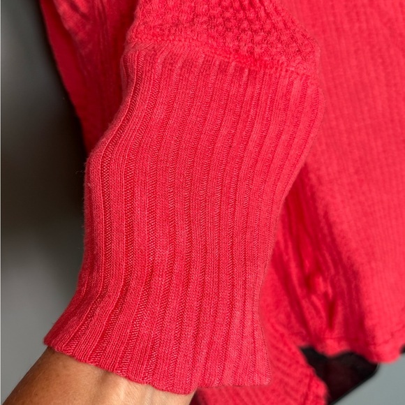 Free People High-Low Coral Waffle Long Sleeve Crew Neck Blouse Womens XS Stretch - Picture 3 of 5